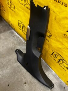 POSZYCIE OSŁONA SŁUPKA ŚRODKOWEGO B LEWY PORSCHE PANAMERA 970 I LIFT