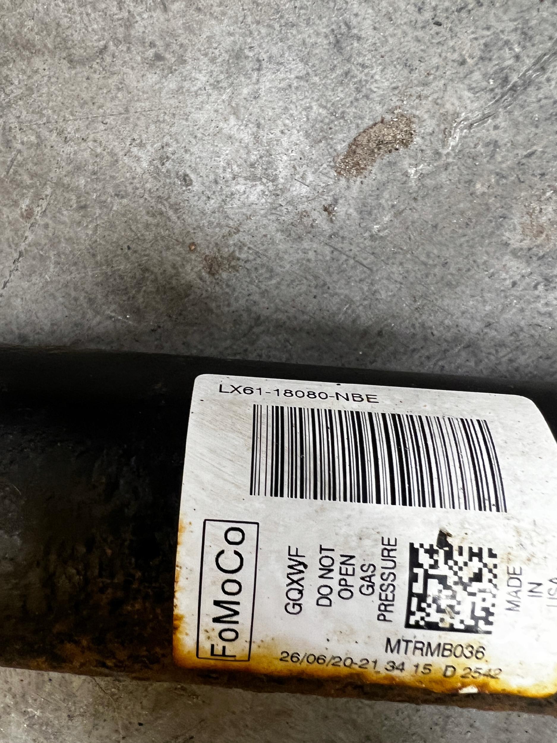 KOMPLET AMORTYZATORY TYŁ TYLNE FORD ESCAPE MK4 1.5 EB 4WD 4X4