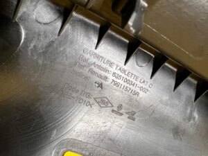 PRAWA PODPORA PÓŁKI BAGAZNIKA RENAULT MEGANE IV HB