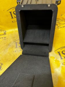 SCHOWEK SKRYTKA NA APTECZKĘ AUDI A8 D4