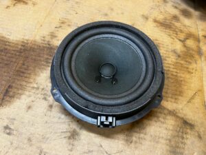 GŁOŚNIK DRZWI PRZÓD TYŁ FORD FIESTA MK8