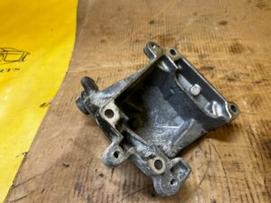 ŁAPA MOCOWANIE WSPORNIK SILNIKA LEWA MERCEDES GLS X166 450 3.0 B V6