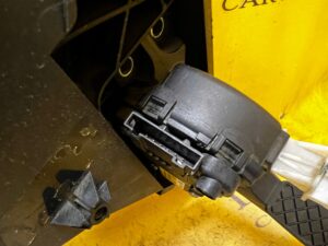 PEDAŁ POTENCJOMETR GAZU PODSTAWA PORSCHE CAYENNE II 7P5