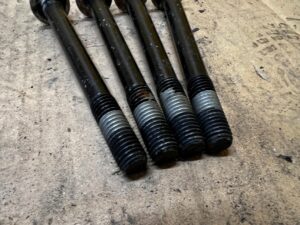 4 X ŚRUBA M12X133 FORD BRONCO 21-