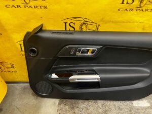 BOCZEK TAPICERKA DRZWI PRAWY PRZÓD FORD MUSTANG VI 2017R USA