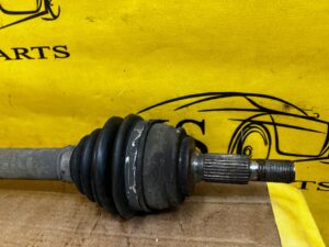 PÓŁOŚ PRZÓD PRZEDNIA PRAWY PRAWA PEUGEOT 308 II T9 1.2 THP 1.6 E-HDI