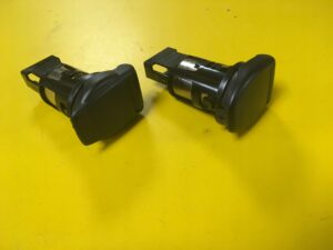 GNIAZDO ZAPALNICZKI NISSAN X-TRAIL QUASHQAI 12V