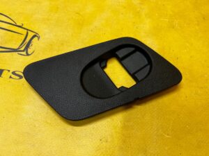 OSŁONA ZAŚLEPKA MASKOWNICA BOCZKA BAGAŻNIKA PRAWA PEUGEOT 3008 II