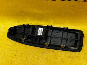 PRAWY PRZÓD PRZEŁĄCZNIK PANEL SZYB BMW F21 F22