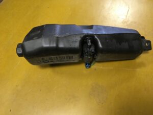 ZBIORNICZEK SPRYSKIWACZY POMPKA DACIA SANDERO II