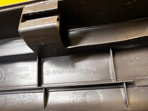 PLASTIK OSŁONA LISTWA PROGU PROGOWA TYŁ LEWY LEWA MERCEDES GLS X166 BRĄZ