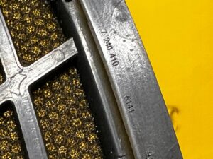 PRAWA MASKOWNICA GŁOŚNIKA BOCZKA DRZWI BMW F22 F21