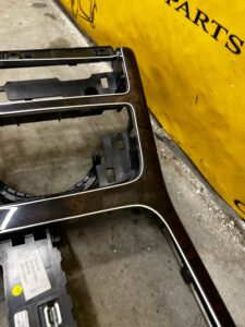 LISTWA DEKOR TUNELU ŚRODKOWEGO AUDI A8 D4 LIFT