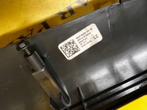 OSŁONA ZAŚLEPKA DESKI KONSOLI ŚRODKOWA DOLNA FORD BRONCO 21-