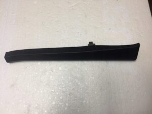 OSŁONA POSZYCIE SŁUPKA LEWE VW TOUAREG 7P0868237