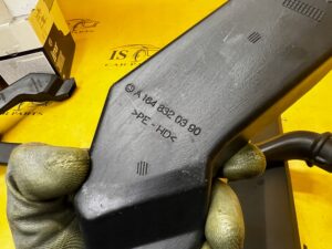 RURA SPUSTOWA WODY PODSZYBIA SZYBY PRZÓD PRAWY MERCEDES GL X166