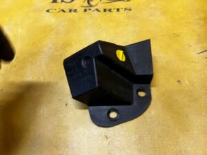 KOMPLET ŚLIZG MOCOWANIE WSPORNIK ZDERZAKA TYŁ PRAWY LEWY FORD FIESTA MK8