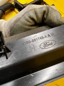 OSŁONA ZAŚLEPKA LISTWA LEWA FORD FIESTA MK8 3D