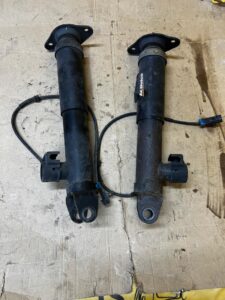 KOMPLET AMORTYZATORY MAGNETYCZNY TYŁ PRAWY LEWY CHEVROLET CORVETTE C5 97-04