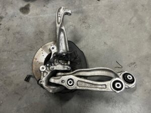ZWROTNICA ZAWIESZENIE PRZÓD LEWY LEWA MERCEDES C-KLASA W206 2WD RWD