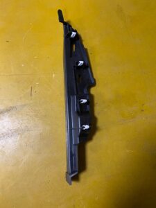 OSŁONA ZAŚLEPKA LISTWA DÓŁ DESKI FORD FIESTA MK8