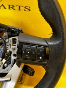 KIEROWNICA SKÓRZANA WIELOFUNKCYJNA TEMPOMAT KOMPUTER TOYOTA HILUX VIII 8