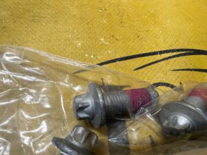 8 X ŚRUBA PIASTY KOŁA TYŁ M12X1,5X33-10.9 BMW X3 F25 X4 F26 NOWA OEM