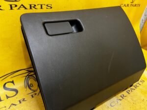 SCHOWEK DESKI PASAŻERA PRAWY INFINITI Q30 QX30