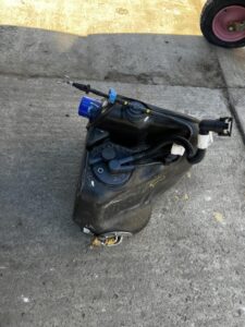 ZBIORNIK BAK POMPA PALIWA PRAWY CHEVROLET CORVETTE C5 97-04