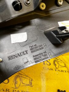 OSŁONA DEKOR DESKI KONSOLI PRAWA DACIA DUSTER II