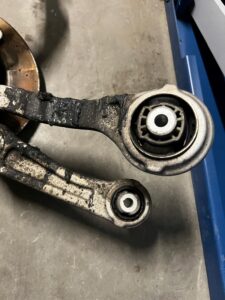 ZWROTNICA ZAWIESZENIE PRZÓD PRAWY PRAWA MERCEDES C-KLASA W206 2WD RWD