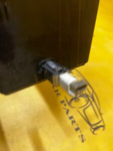 WNĘKA SCHOWEK KONSOLI DESKI PORT GNIAZDO USB BMW X5 E70 X6 E71 LHD