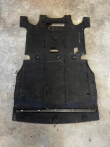 PŁYTA OSŁONA POD SILNIK SILNIKA PODWOZIA PORSCHE MACAN 95B