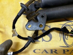 KOMPLET SIŁOWNIKI ELEKTRYCZNE KLAPY TYŁ BAGAŻNIKA PORSCHE MACAN 95B