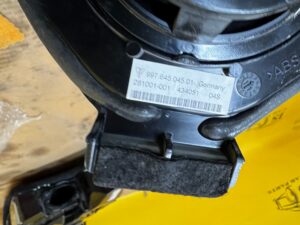 GŁOŚNIK ŚREDNIOTONOWY TYŁ BOSE PORSCHE 911 997