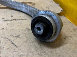 WAHACZ PRZÓD PRZEDNI LEWY PORSCHE MACAN 95B