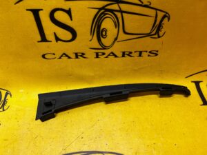 PRAWA OSŁONA LISTWA ZAŚLEPKA SŁUPKA AUDI A8 D5