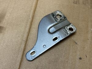 ROLKA PROWADNICA DRZWI PRZESUWNYCH GÓRNA TYŁ PRAWY NISSAN E-NV200 NV200