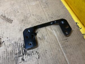 ŚLIZG WSPORNIK MOCOWANIE ZDERZAKA PRZÓD LEWY FORD BRONCO 21-