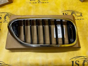GRILL ATRAPA NERKA PRAWY PRAWA BMW 5 G30 G31 M-PAKIET SPORT NOWY OEM
