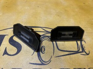 2 X LAMPKA PODŚWIETLENIE TABLICY REJESTRACYJNEJ TESLA MODEL 3 PRZEDLIFT