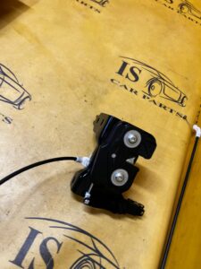 RYGIEL RĄCZKA UCHWYT KANAPY TYŁ PRAWY MERCEDES CLS W218 SHOOTING BRAKE