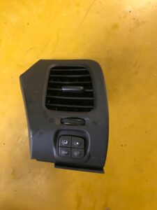 LEWA KRATKA NAWIEWU POWIETRZA NISSAN LEAF I ZE0 EU