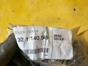 4 X NAKRĘTKA Z KOŁNIERZEM ZWROTNICY TYŁ M10 BMW 7 E38 NOWA OEM
