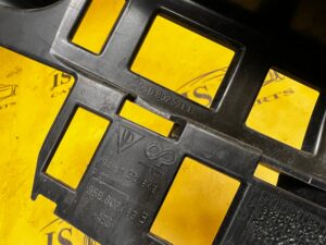 ŚLIZG MOCOWANIE WSPORNIK ZDERZAKA TYŁ LEWY PORSCHE MACAN 95B