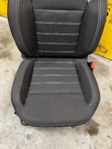 FOTEL PASAŻERA PRAWY PRZÓD ZAGŁÓWEK AIRBAG DACIA SANDERO III 3 20R-