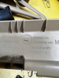 POSZYCIE OSŁONA OBUDOWA SŁUPKA PRZÓD A LEWY PORSCHE MACAN 95B