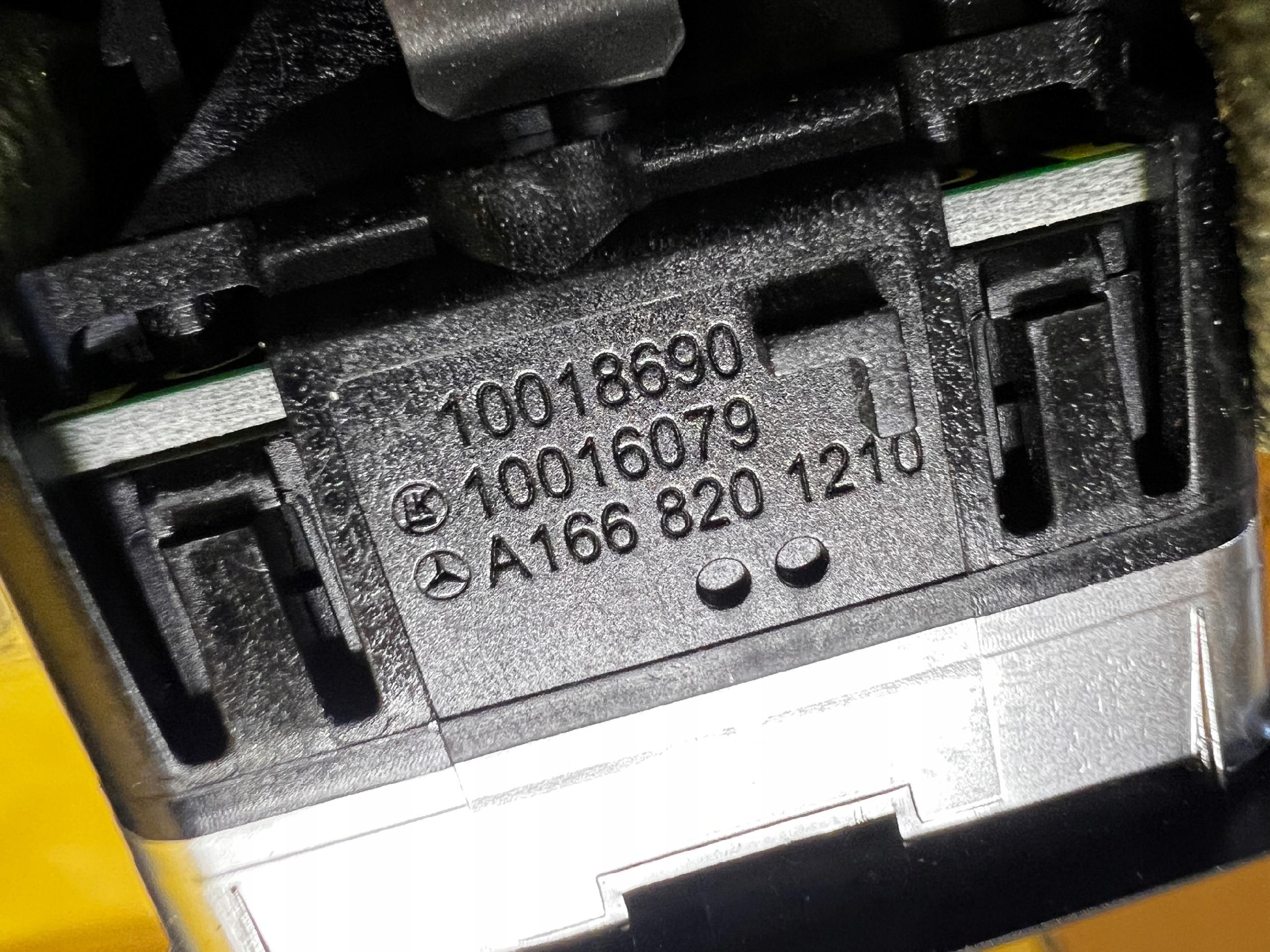 KOMPLET PRZEŁĄCZNIK PANEL SKŁADANIA FOTELA TYŁ PRAWY LEWY MERCEDES GL X166
