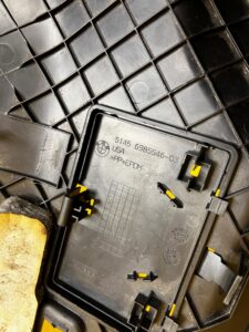 OSŁONA ZAŚLEPKA MASKOWNICA DOLNA KONSOLI DESKI PRAWA BMW X5 E70 X6 E71