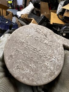 TŁUMIK WIBRACJI BELKI TYŁ TYLNEJ PRAWY RANGE ROVER EVOQUE II L551